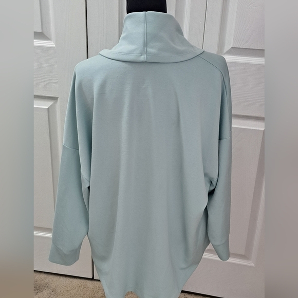 Cable & Gauge Mint Green Cowl Neck Top Size 2X - Picture 3 of 7
